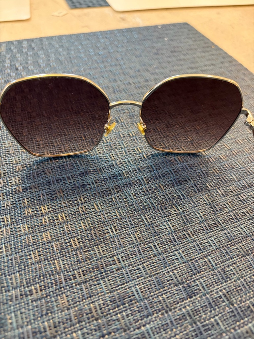 Kate Spade gold rimmed sunglasses with case - Picture 11 of 16